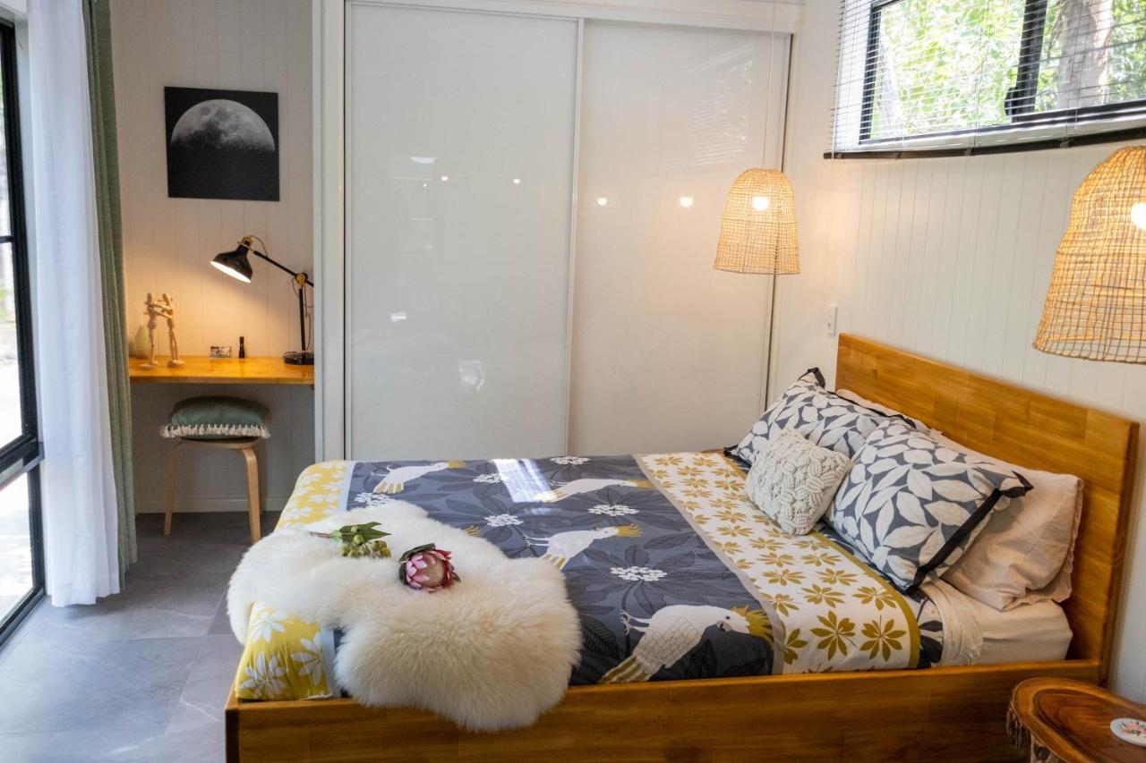 Airlie Beach Eco Cabins - Adults Only エクステリア 写真