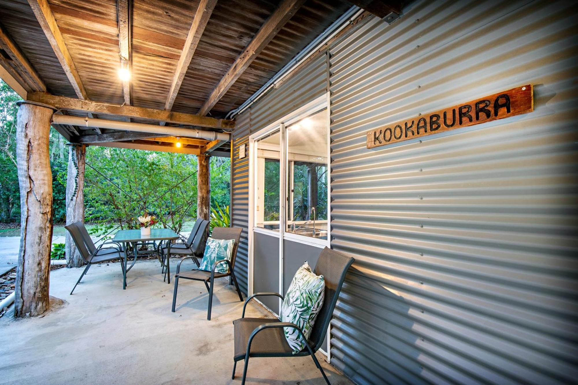 Airlie Beach Eco Cabins - Adults Only エクステリア 写真