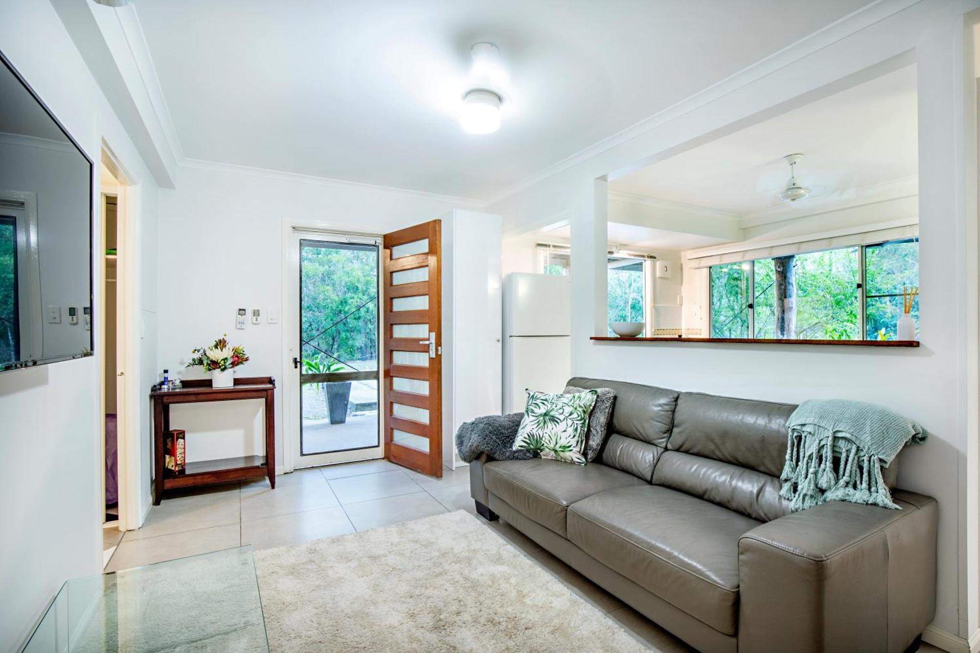 Airlie Beach Eco Cabins - Adults Only エクステリア 写真