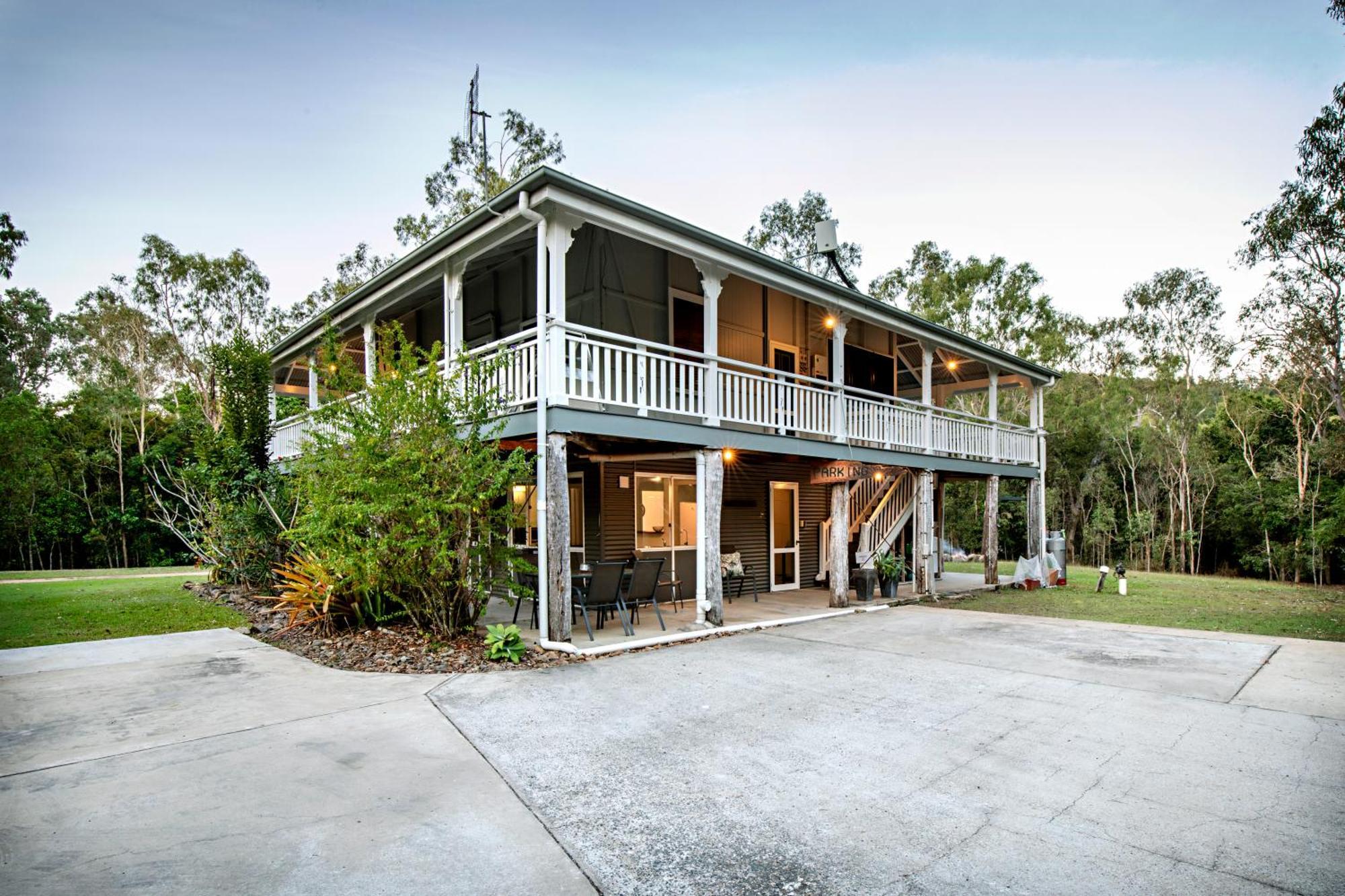 Airlie Beach Eco Cabins - Adults Only エクステリア 写真