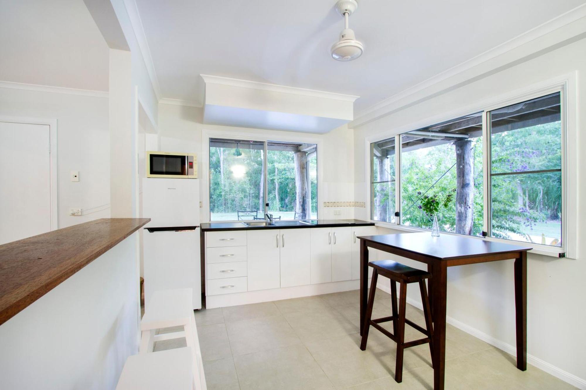 Airlie Beach Eco Cabins - Adults Only エクステリア 写真