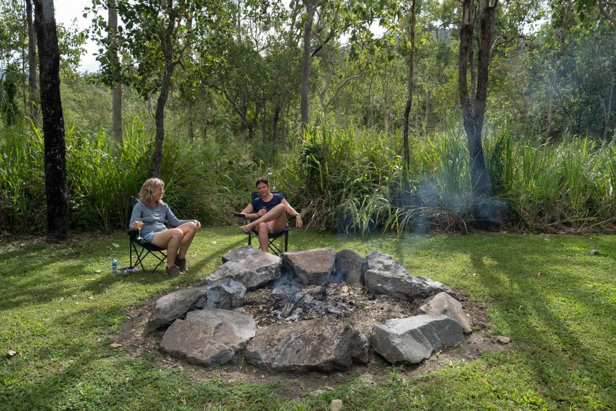 Airlie Beach Eco Cabins - Adults Only エクステリア 写真