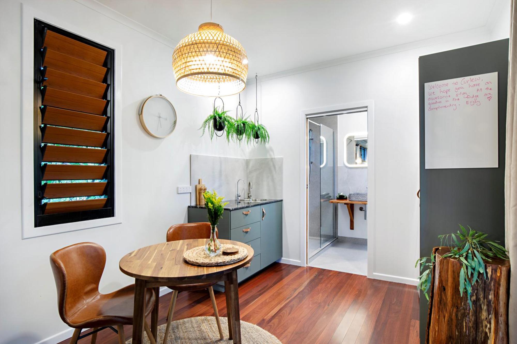 Airlie Beach Eco Cabins - Adults Only エクステリア 写真