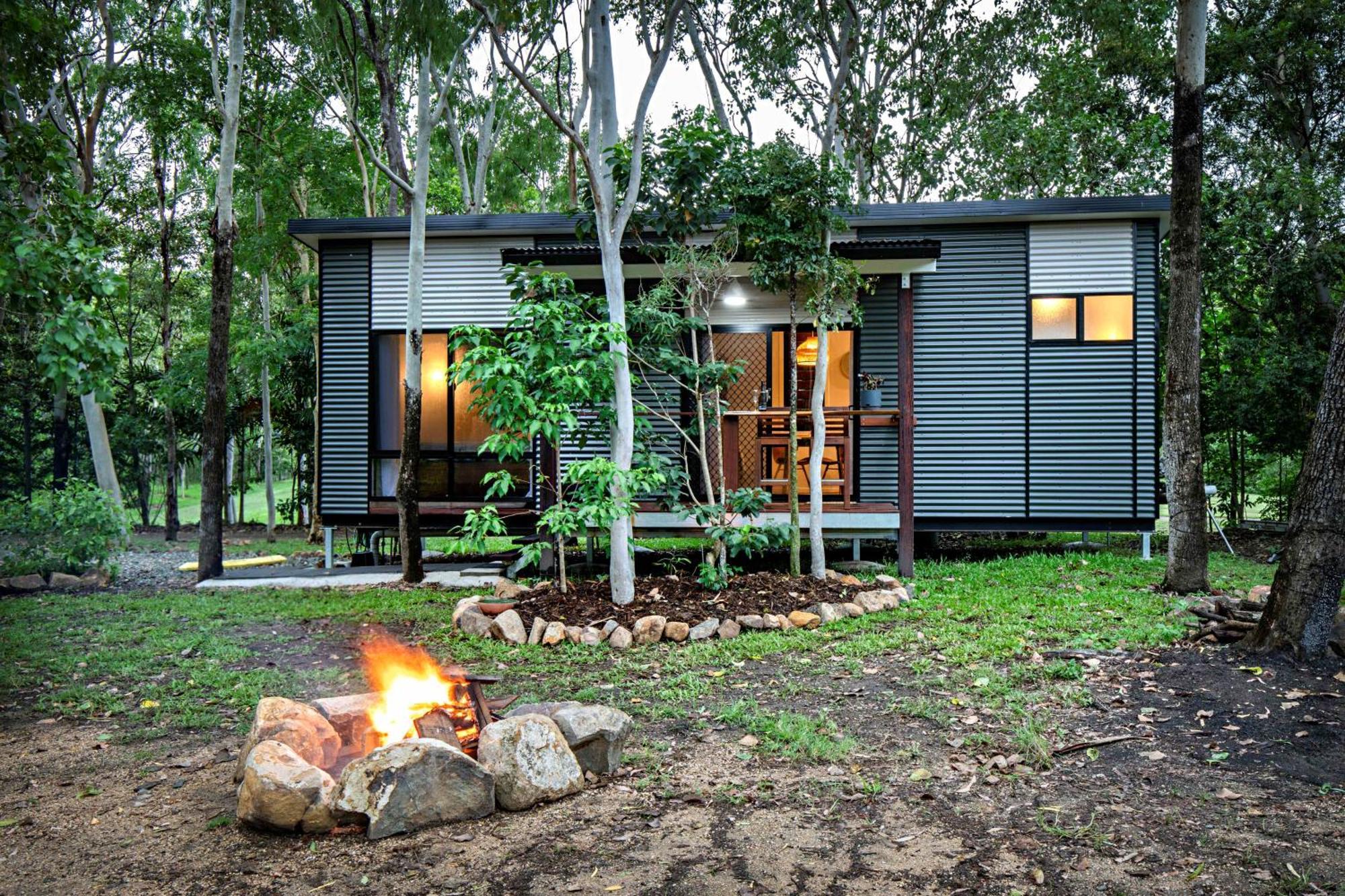 Airlie Beach Eco Cabins - Adults Only エクステリア 写真