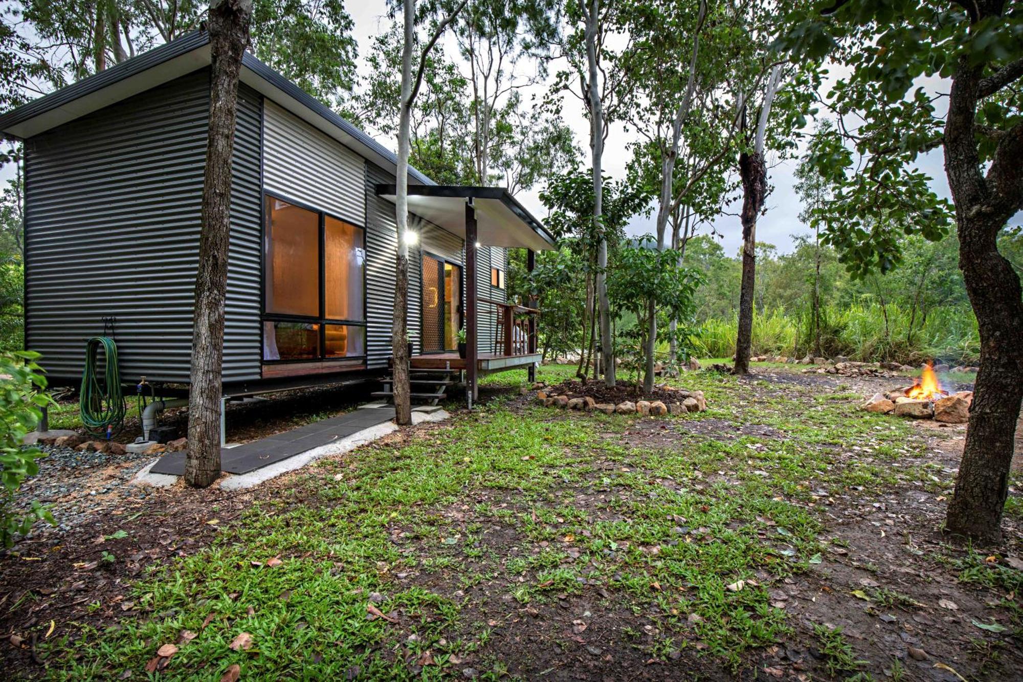 Airlie Beach Eco Cabins - Adults Only エクステリア 写真